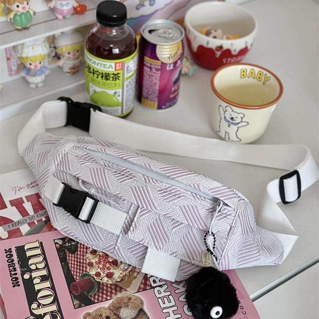 Simple chest bag men's casual versatile waist bag with free pendant.