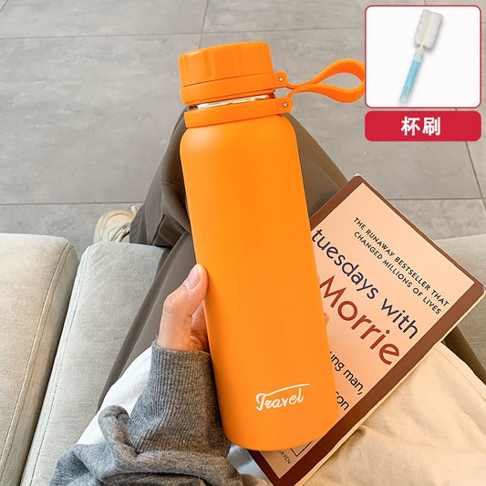 Simple large capacity portable thermal water bottle