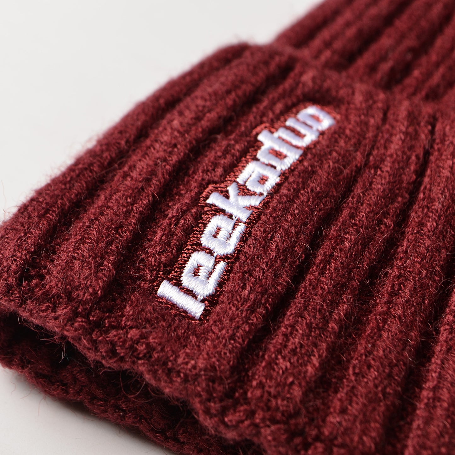 Embroidered cuffed bowler outdoor woolen knit hat