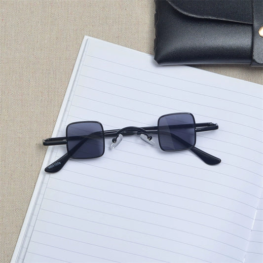 মহিলাদের জন্য রেট্রো স্কয়ার আকৃতির ছোট ফ্রেমের সানগ্লাস