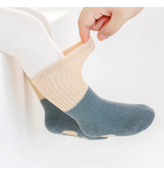 ডাবল লেয়ার শিশুদের শীতকালীন নন-স্লিপ প্যাডেড ফ্লোর মোজা